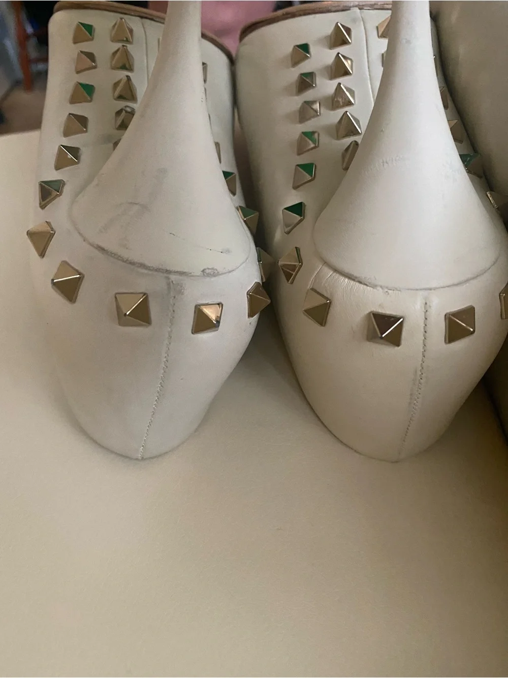 Valentino Garavani Cream White Leather Pointed-Toe Pumps Flaws